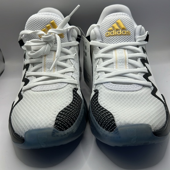 Adidas Basketball Shoes size 6.5 NIB - Picture 2 of 10